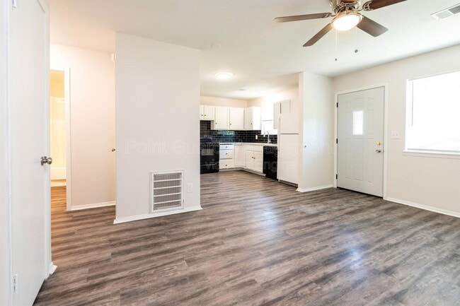 Building Photo - 1826 S Laura St