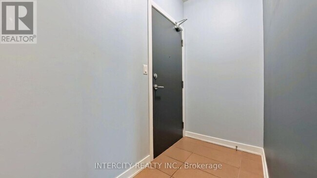 Photo du bâtiment - 4070 Confederation Pkwy