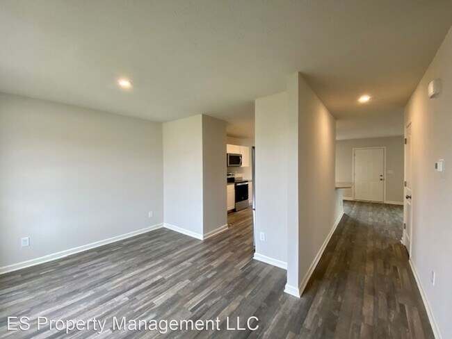 Foto del edificio - 5 br, 3 bath House - 2809 W. Kings Canyon Dr.