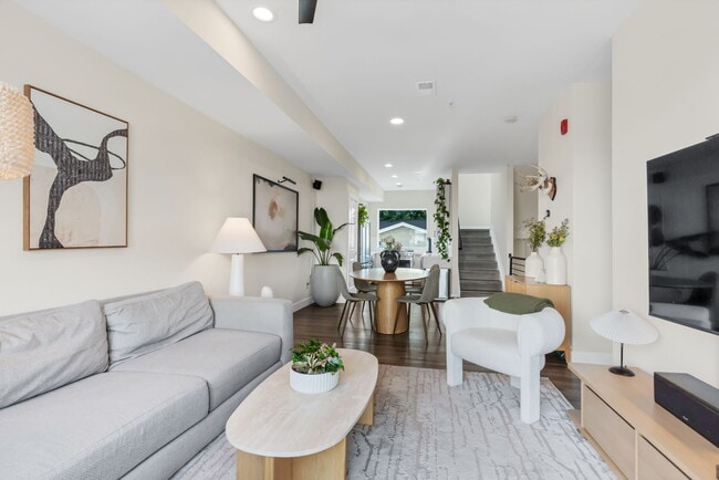 Foto del edificio - 3221 W Conejos Pl