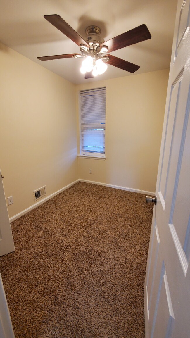 Building Photo - 2626 West Franklin St