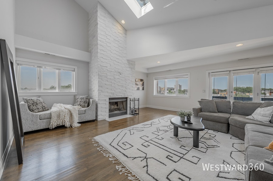 Photo - 2033 W Superior St-4W