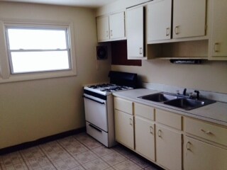 Building Photo - 114 Milburn Dr