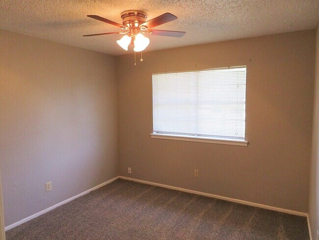 Foto del edificio - Unwind in spacious 3-bedroom, 2-bathroom home!