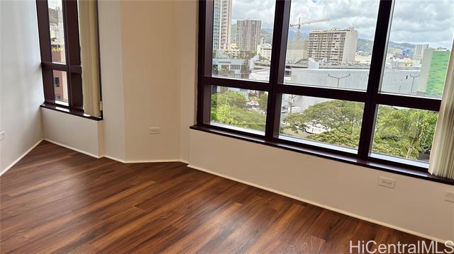 Foto del edificio - 725 Kapiolani Blvd