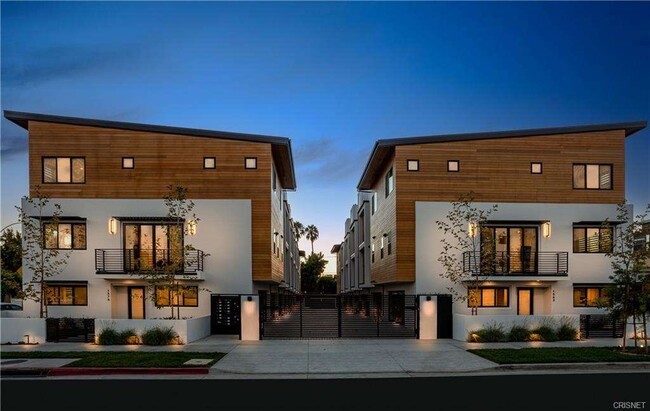 Building Photo - 5937 Pickford St