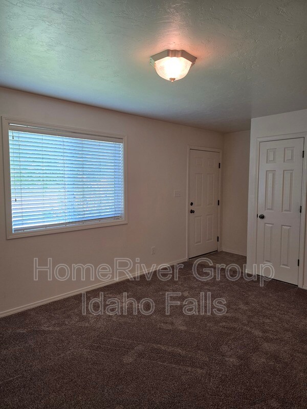 Foto del edificio - 3109 Chasewood Dr