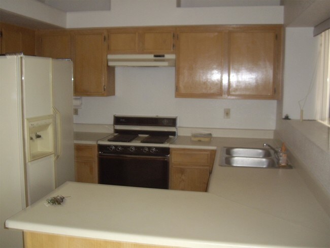 Building Photo - 3116 Terrace View Dr