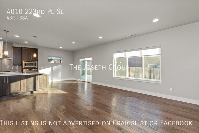 Building Photo - Stunning 4 bed/2.5 bath in Bothell!