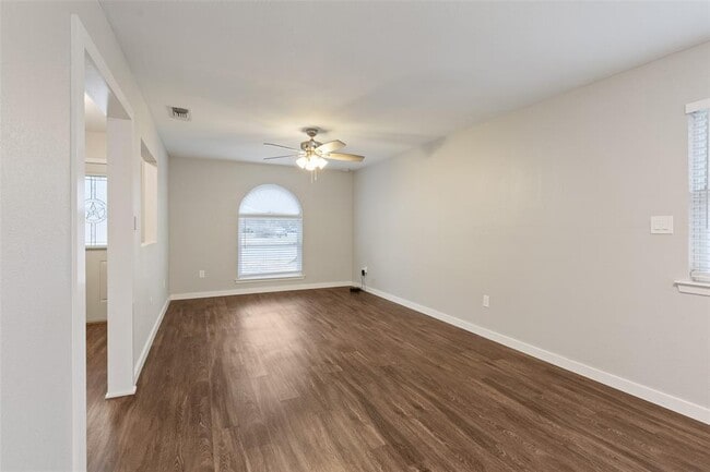 Building Photo - 440 Marsha St