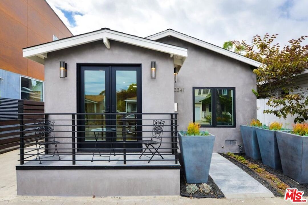 Foto principal - 2341 Beach Ave