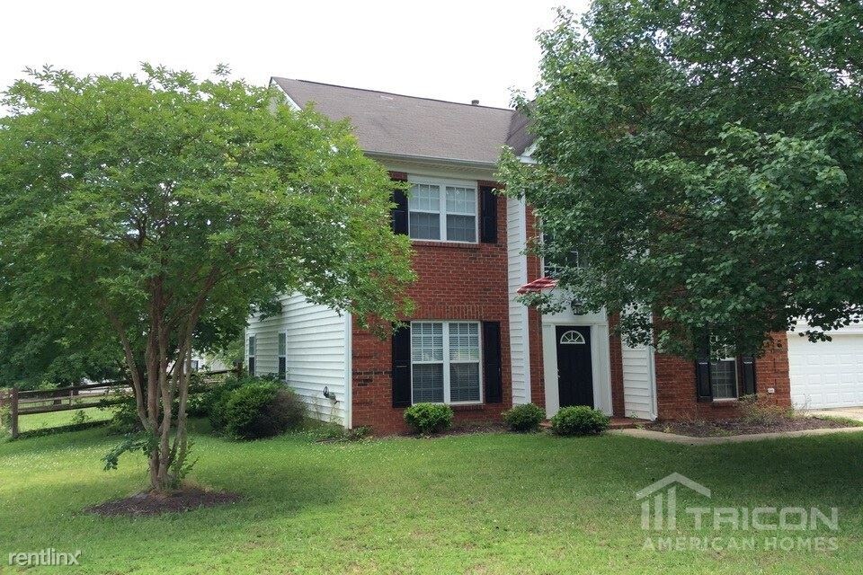 Primary Photo - 13215 Crooked Pine Ct
