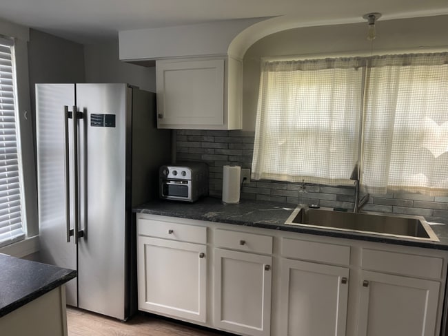 Building Photo - 920 Ash St