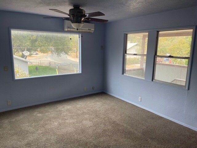 Foto del edificio - 35373 Pine Dr
