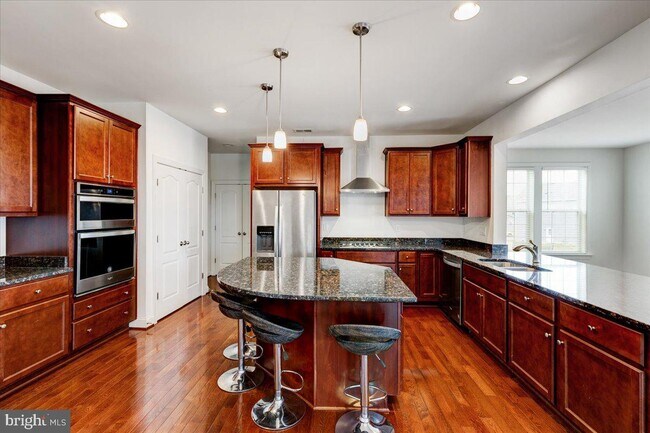 Foto del edificio - 221 Upperville Dr