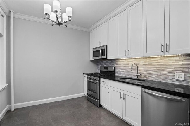 Building Photo - 1 Cedar St