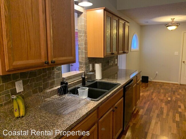 Building Photo - 3 br, 2 bath House - 516 Lake Park Dr.