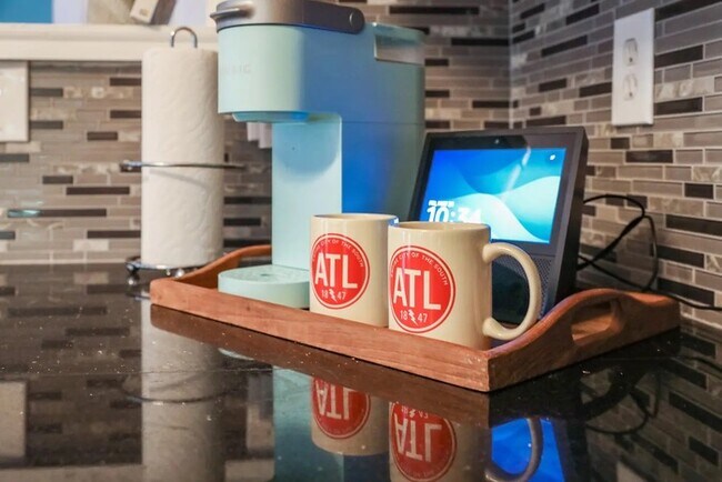 Building Photo - 1103 Knott St SE