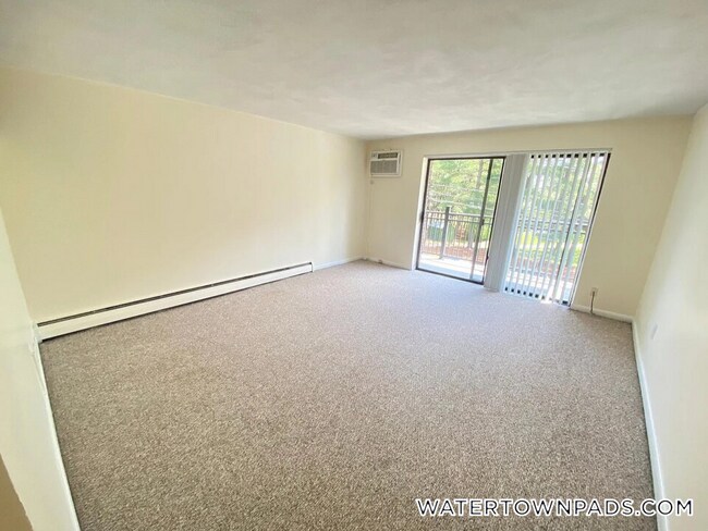 Foto del edificio - 24 Whites Ave