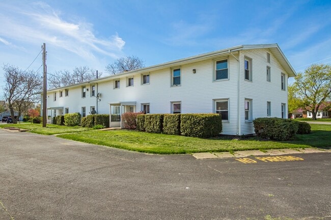 Building Photo - 5095 Emerson Rd