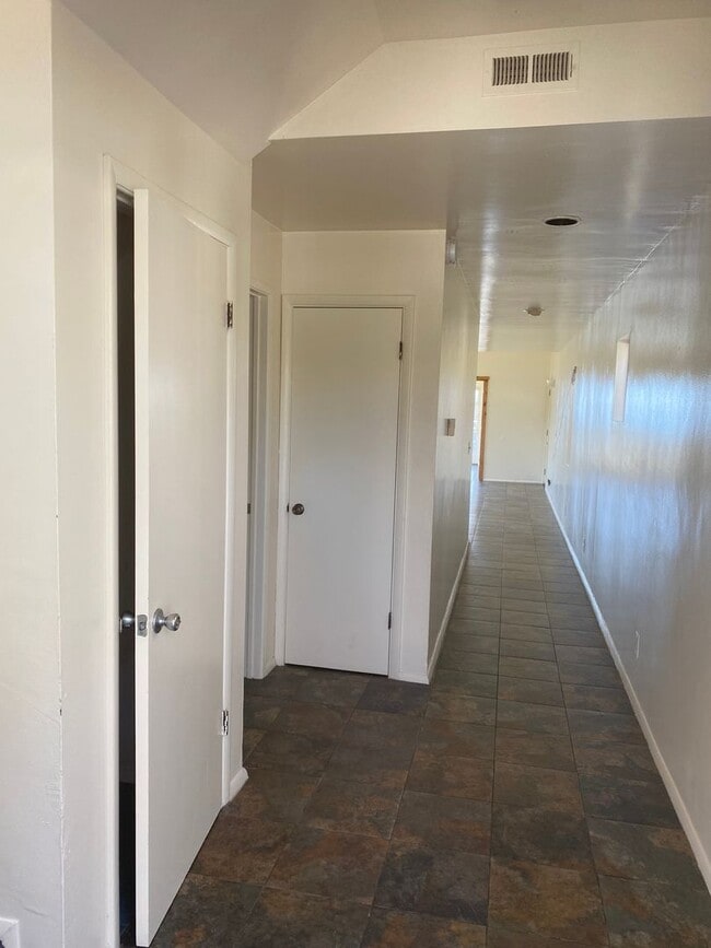 Building Photo - 6773 Del Playa Dr