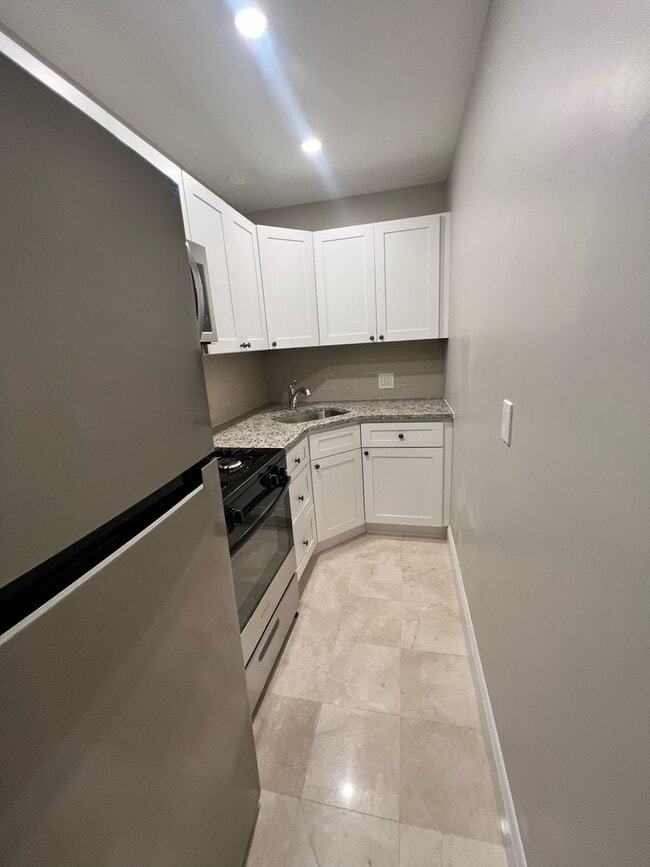 Building Photo - 808 S 2nd St