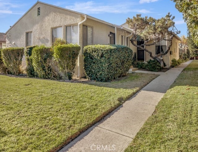 Foto del edificio - 557 N Rosemary Ln