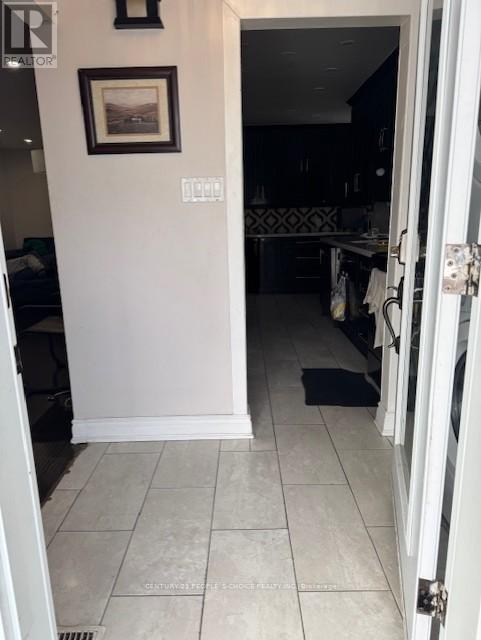 Photo du bâtiment - 73 Mallard Crescent