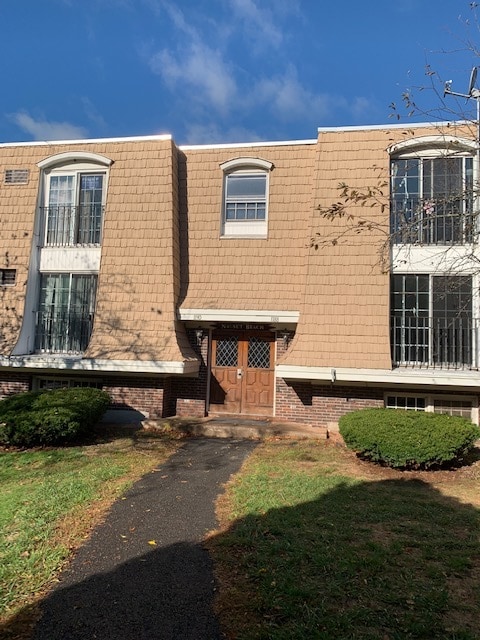 Building Photo - 161 Downey Dr