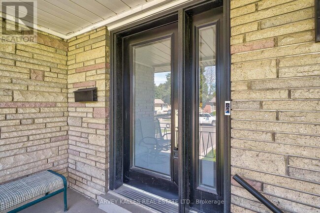 Building Photo - 215 Searle Ave
