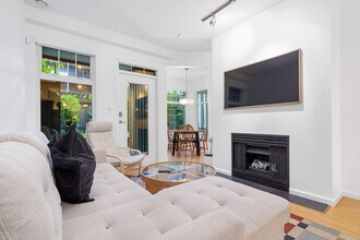 Building Photo - 1388 Nelson St.