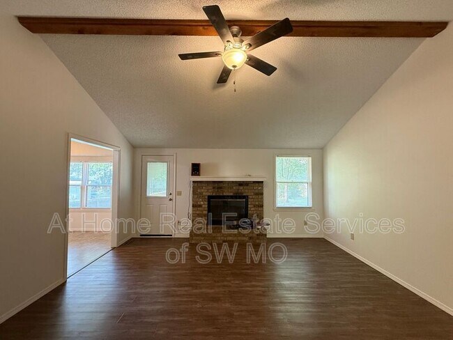 Foto del edificio - 3147 W Roxbury St