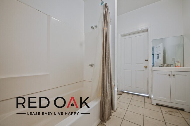 Foto del edificio - ~1 Month FREE~ Charming and Cozy Private R...