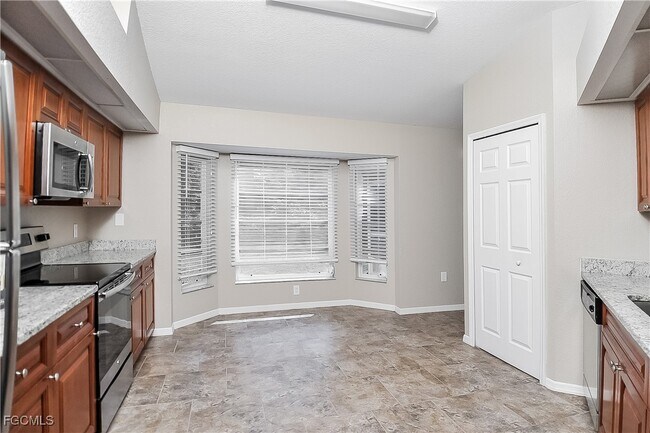 Foto del edificio - 5204 Alametos Terrace