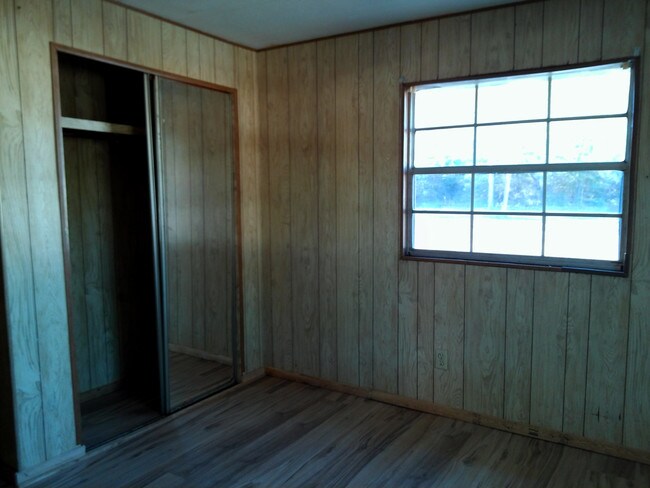 Building Photo - 3 BR/2 BA NEWLY RENOVATED HOME!