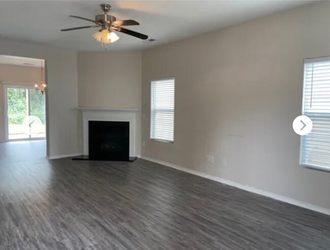 Building Photo - 1050 Black Oak Dr