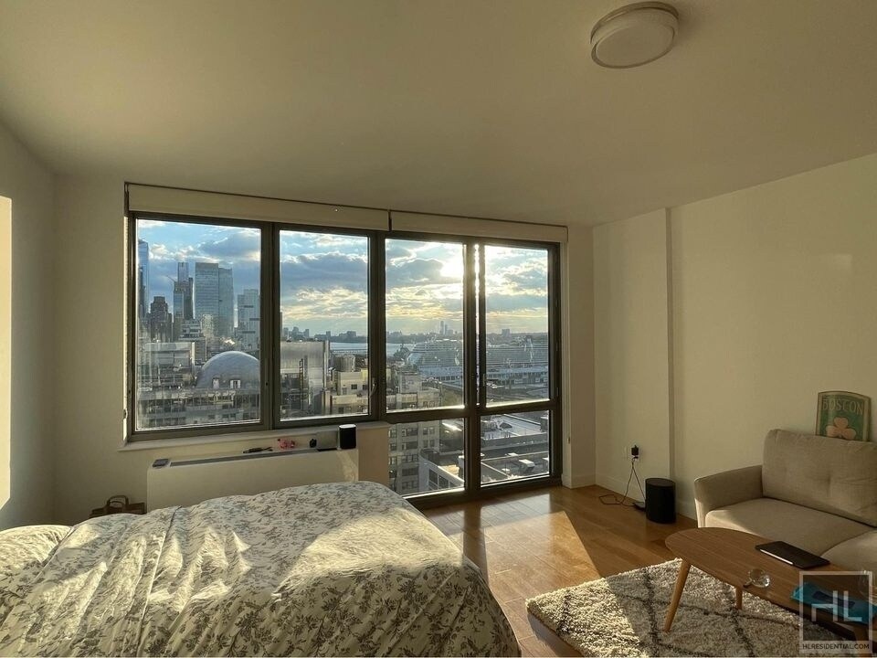 Primary Photo - WEST 57TH STREET