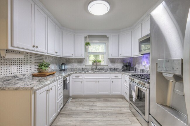 Foto del edificio - 204 Hogan Ln