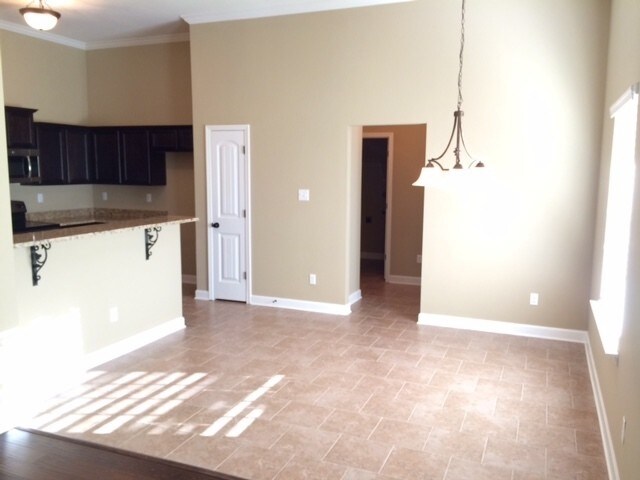 Building Photo - 8521 Ashley Dr