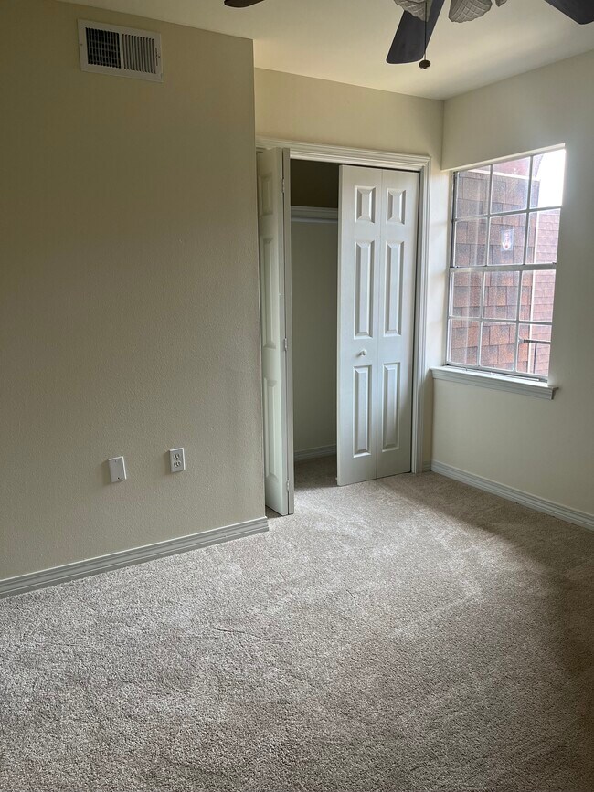 Bedroom 1 - 2925 Kingman St
