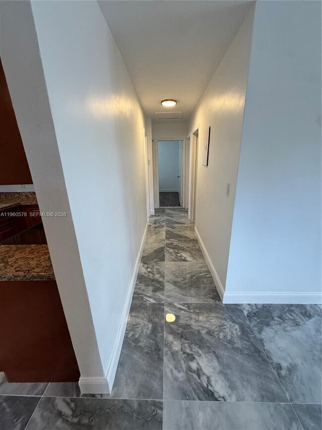 Building Photo - 2004 SW 57th Ave