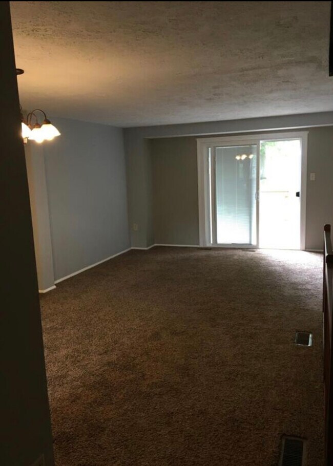 203 Cranbrooke Dr, Coraopolis, PA 15108 Townhome Rentals in