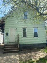 Building Photo - 5712 Hosmer Ave