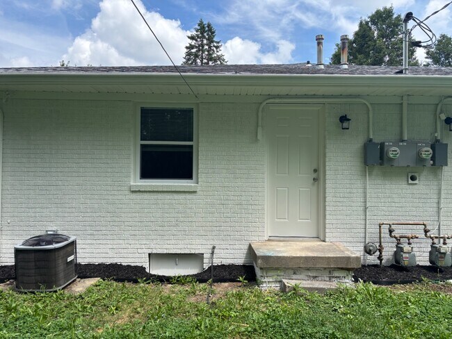 Building Photo - 2831 Walker Ave
