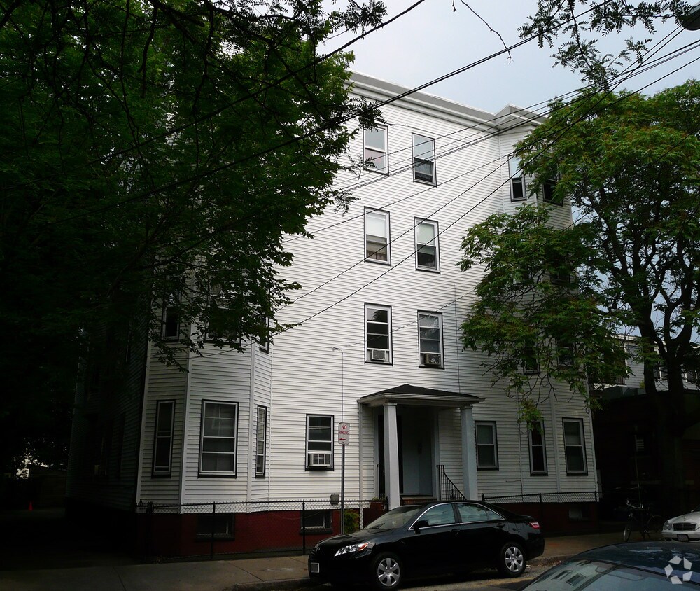Foto principal - 295 Windsor St