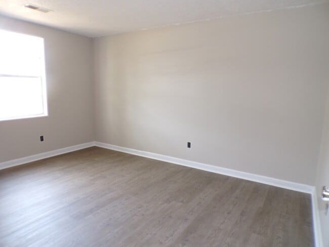 Building Photo - 2513 Ave I