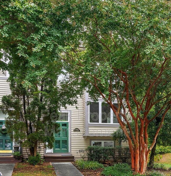 Building Photo - 12011 Shore View Dr