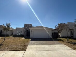 Building Photo - 6102 Amir Dr