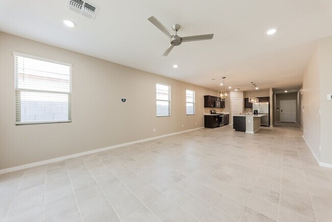 Building Photo - 6853 W Marguerite Ave