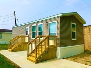 Building Photo - 8001 Hamilton Ave